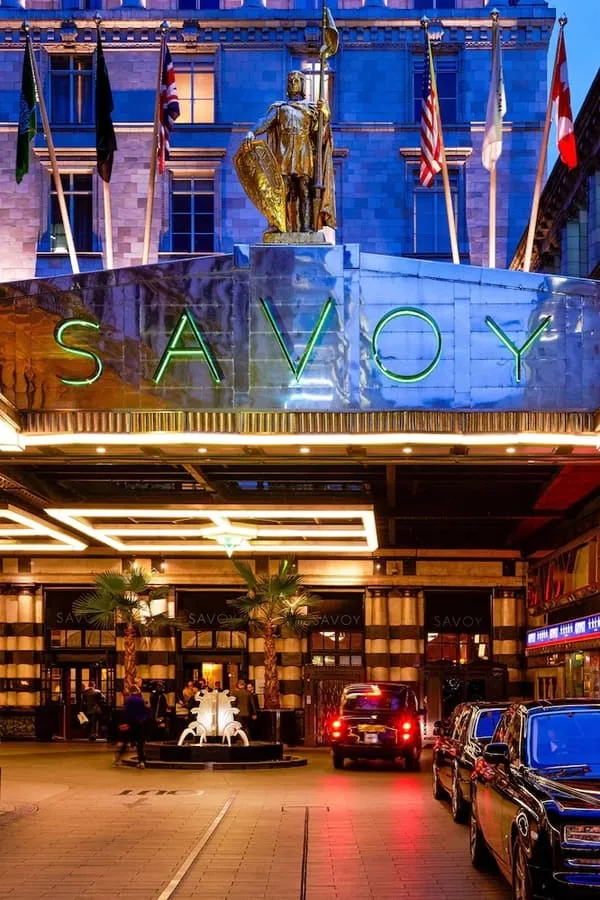 The Savoy: kurkistus huippuhotelliin